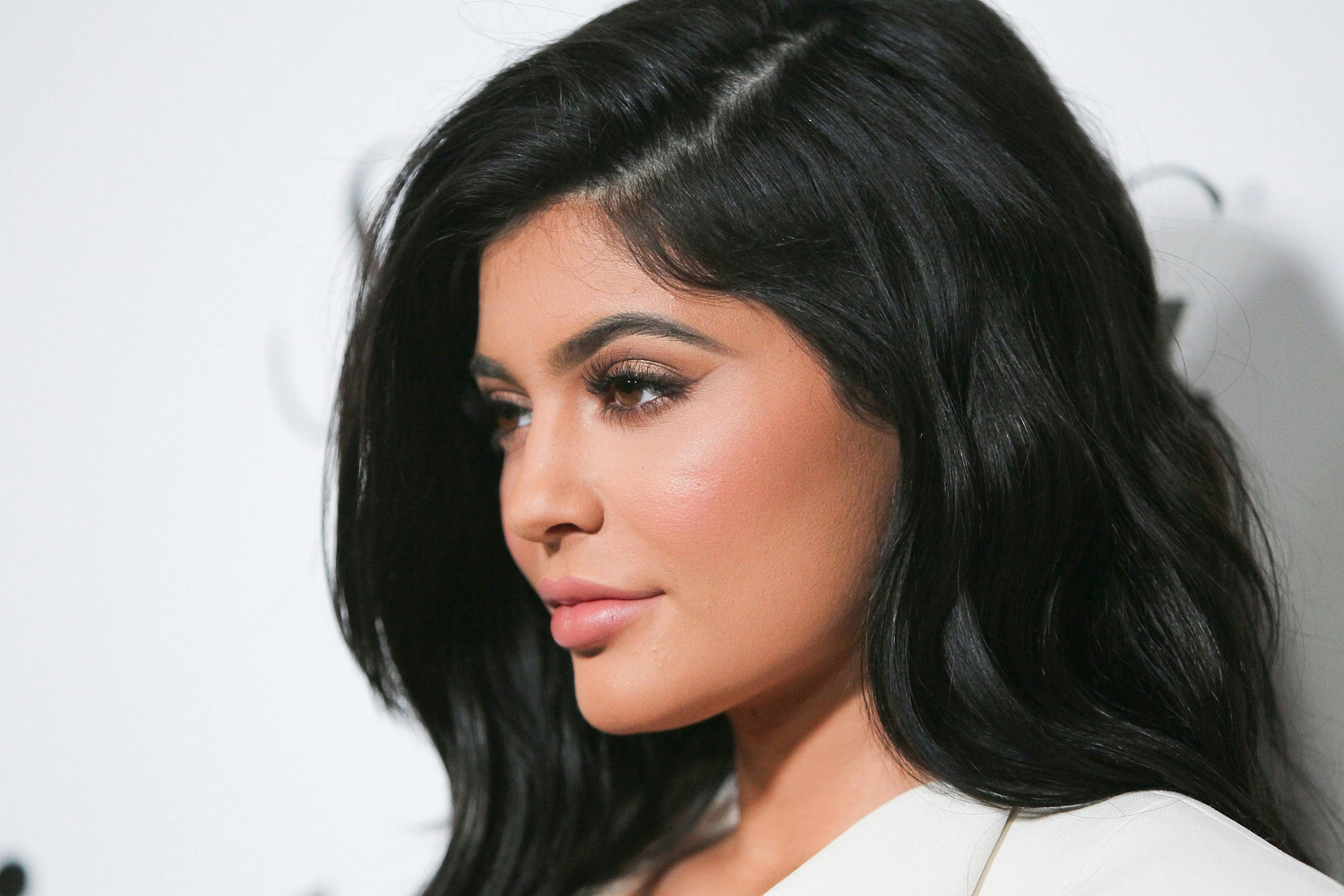 Chia sẻ hơn 81 về dior blush kylie jenner uses hay nhất cdgdbentre.edu.vn